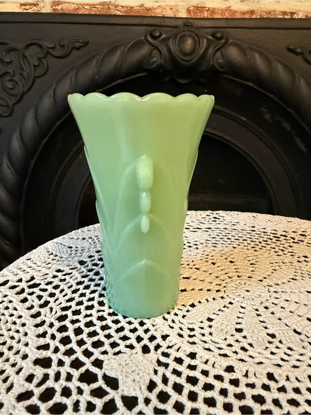 Gorgeous Vintage Jadite Vase Empire Art Deco Styling Mid Century 5.25”